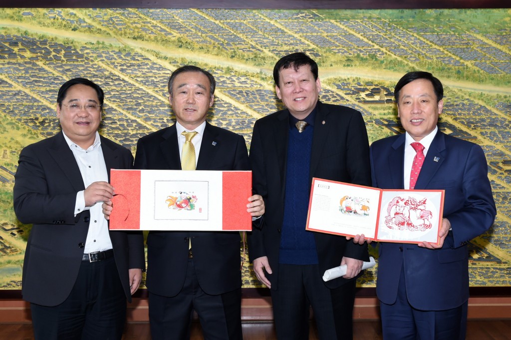 1. 중국 국란그룹 회장단 경주 방문(왼쪽 두번째, 최양식 경주시장, 첫번째 꾸어쭁화 국란그룹 회장, 세번째 순찌엔치아오 중국 천진 하북구 인민정부 주임)